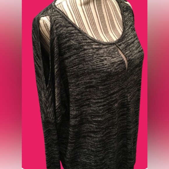 Lucky Brand Black/Grey Cold Shoulder Top - Picture 2 of 8